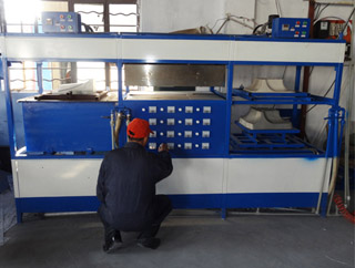 全自動(dòng)吸塑成型機(jī)