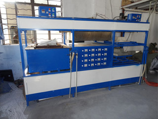 全自動(dòng)吸塑成型機(jī)